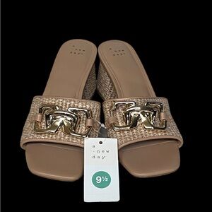 A NEW DAY  new women size 9.5
